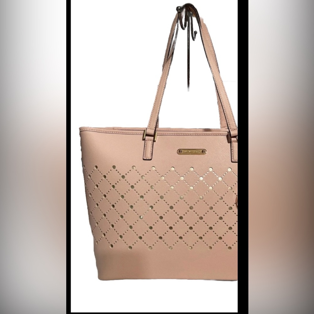 ✨Michael Kors Large Carry All Tote leather Blossom Pink Perforated Gold Tone Bag